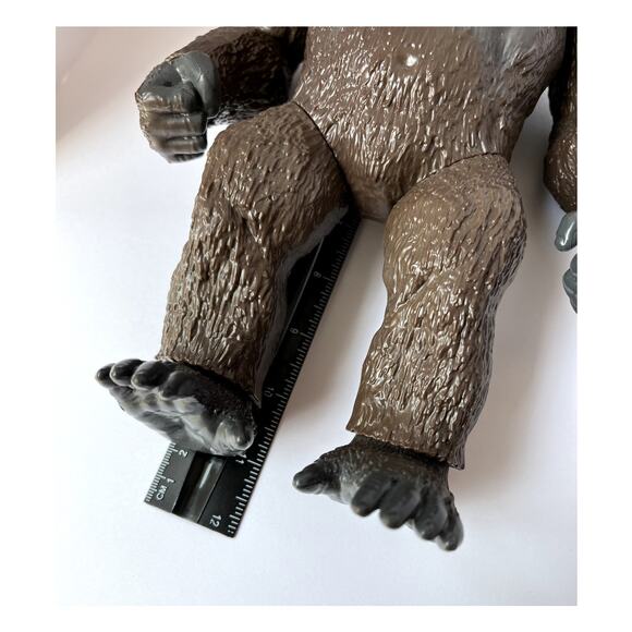 King Kong Skull Island Figure 2020 Legendary WBEI 11 Inch Action Figure - Picture 2 of 6